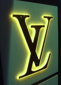 背發光字